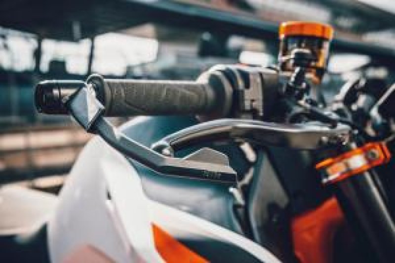 画像2: BRAKE LEVER PROTECTION (2)