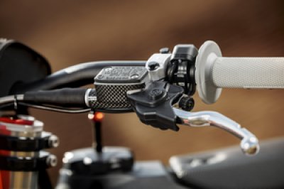 画像3: FACTORY RACING BRAKE AND CLUTCH MASTER CYLINDER GUARD