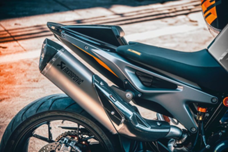 画像2: AKRAPOVIČ "SLIP-ON LINE" (2)